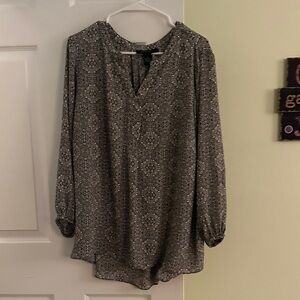 Faith & Zoe Black and White Printed V-Neck Tunic